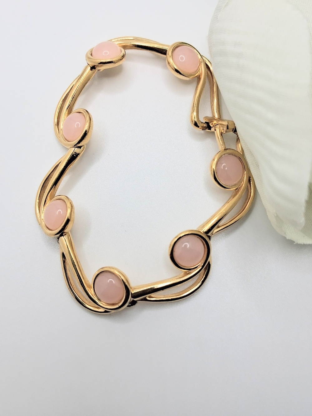 Vintage Trifari Women Pink Opal Gemstone Gold Tone Link Bracelet